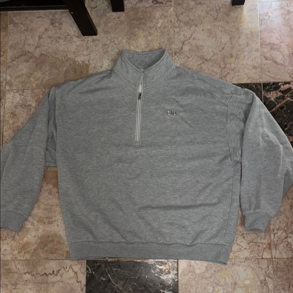 ALO Yoga large L Gray grey Half-Zip Sweater sweatshirt top silver logo
